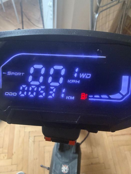 Vând trotineta electrică Kamikaze K1, puterea motorului 1000w, în stare perfectă de funcționare și estetică