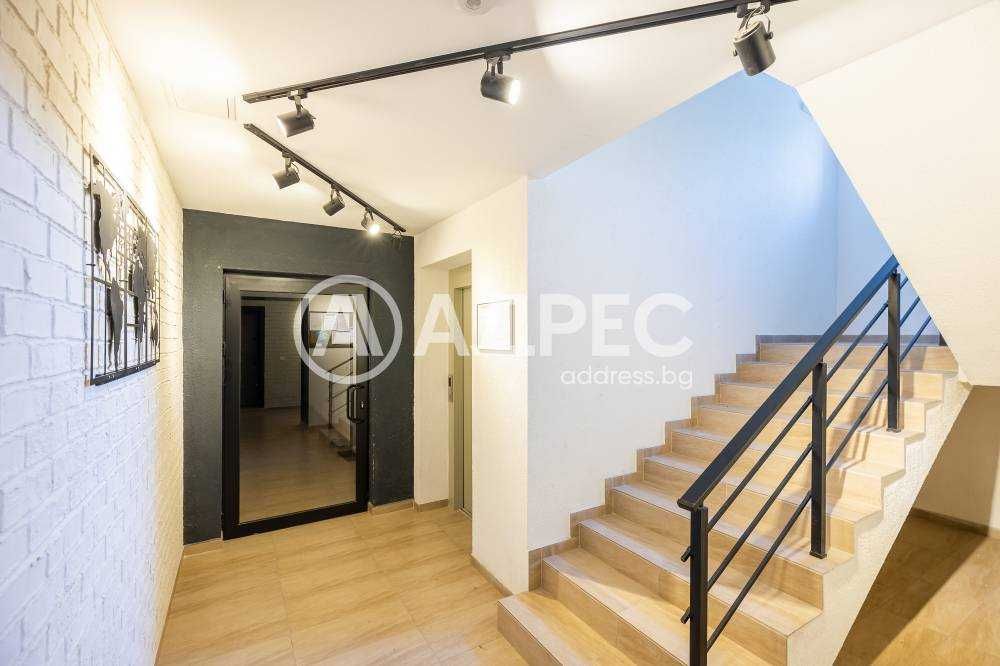 Само от АДРЕС! Тристаен апартамент, кв. Цветен квартал, гр. Варна