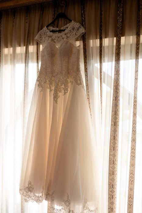 Vand rochie de mireasa