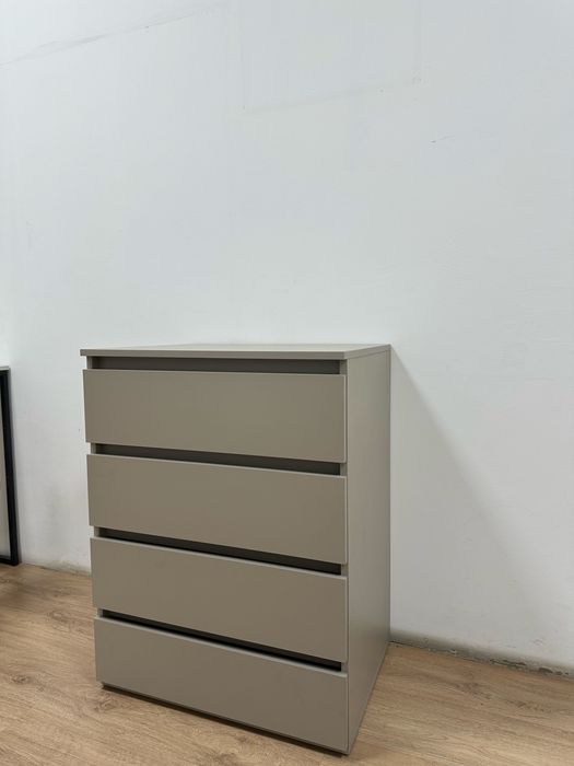 Комод серый, почти новый особо не пользовались