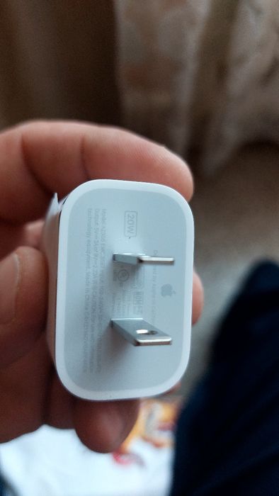 Зарядное устроиство айфон