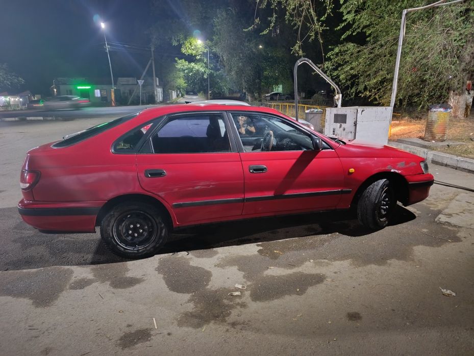 Продам Carina e 1994г