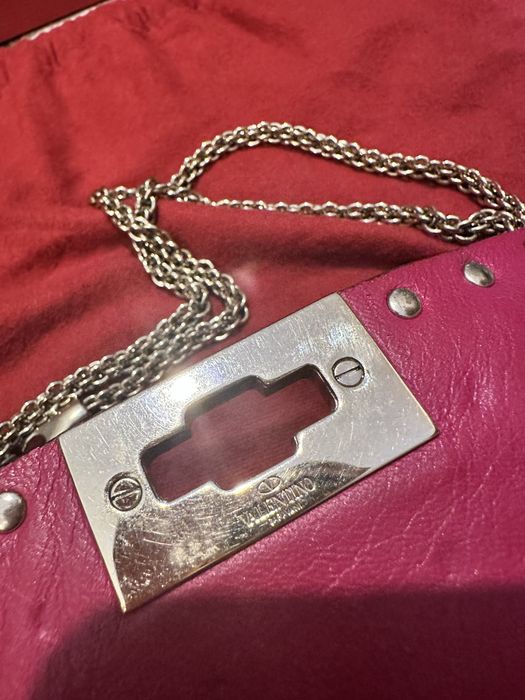 Оригинална  Valentino Garavani Spike Bag Rockstud Medium  от PAP