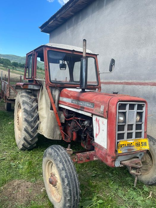 Tractor McCormik international 354 cu tot cu utilaje