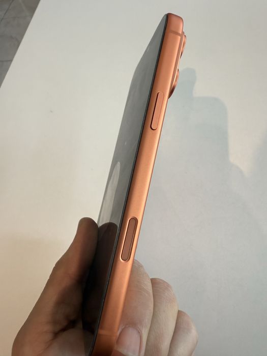 Apple iPhone 17 pro max Silver (за части)
