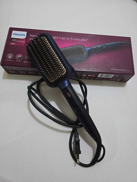 Perie Philips cu aer cald pentru indreptare