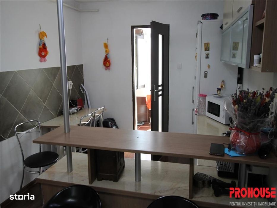 Zona Martir Closca - 2 camere decomandate
