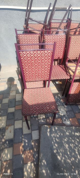 Stol va stullar sotiladi