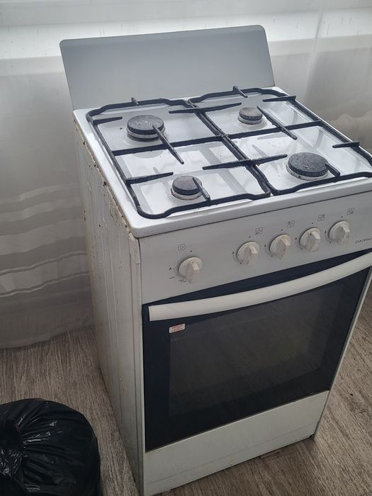 Продам газ плиту  50000тг