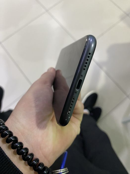 Айфон 11 128гб..