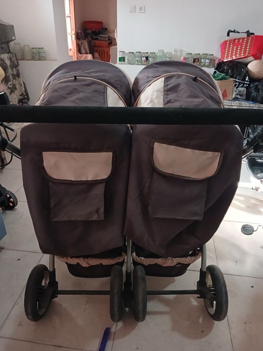 Продаётся двухместная коляска для двойни/погодок!