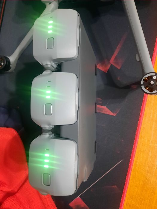 Drona DJI Air3 fly more combo +accesorii