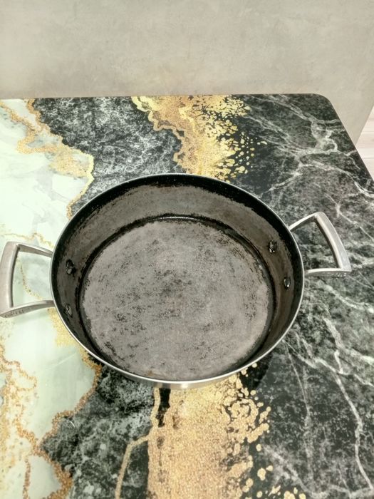 Продам кастрюлю нержавеющая сталь
