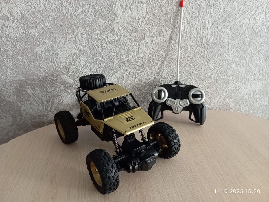 Игрушки машинка на пульте управления