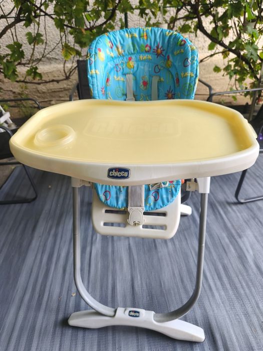 Vând scaun de masa Chicco