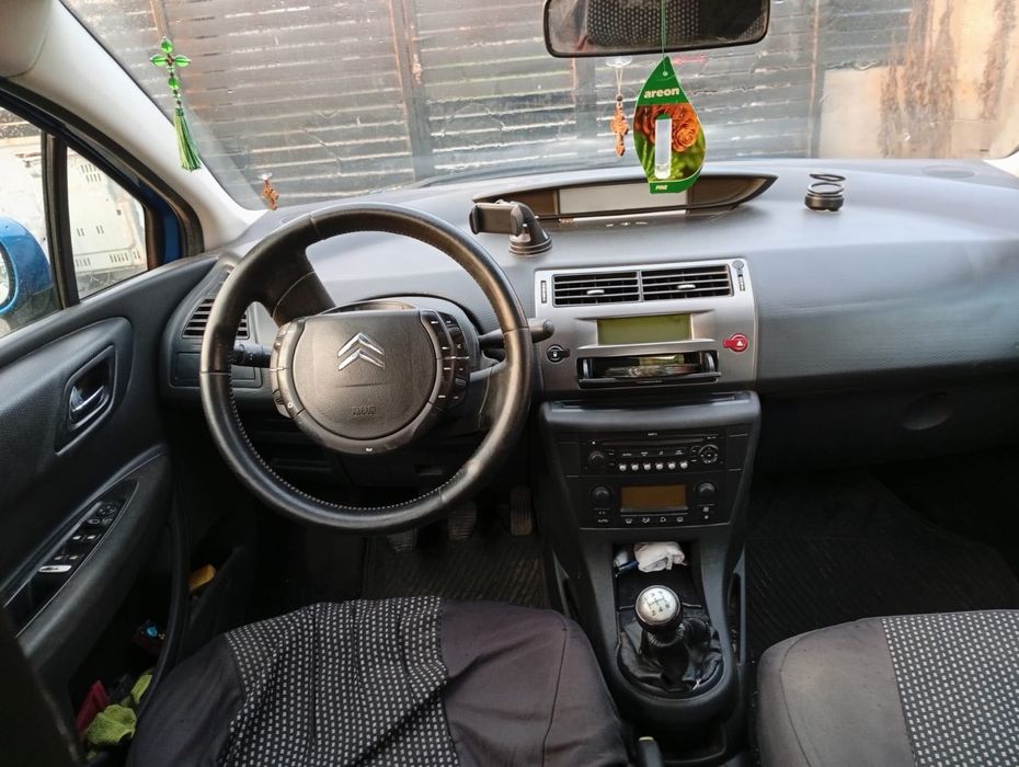 Citroen c4 ………..