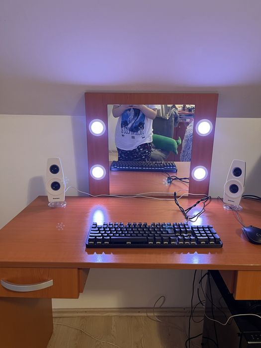 Birou/masuta cu oglinda si led pentru machiaj PAL melaminat