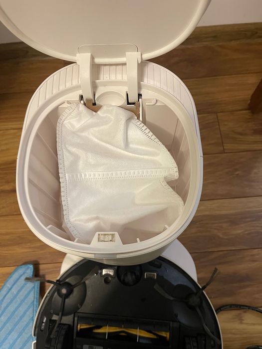 ЧИСТО НОВА Продавам робот прахосмукачка