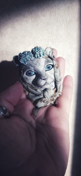 Брошь Кошка Луна