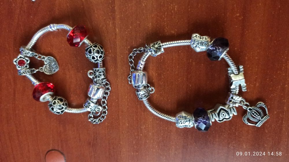 Браслет с шармами