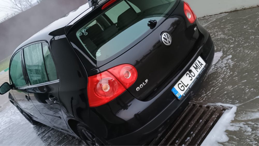 Vand golf 5 1.6 benzină