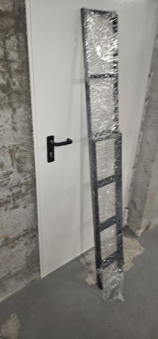 Etajere Astrup negre