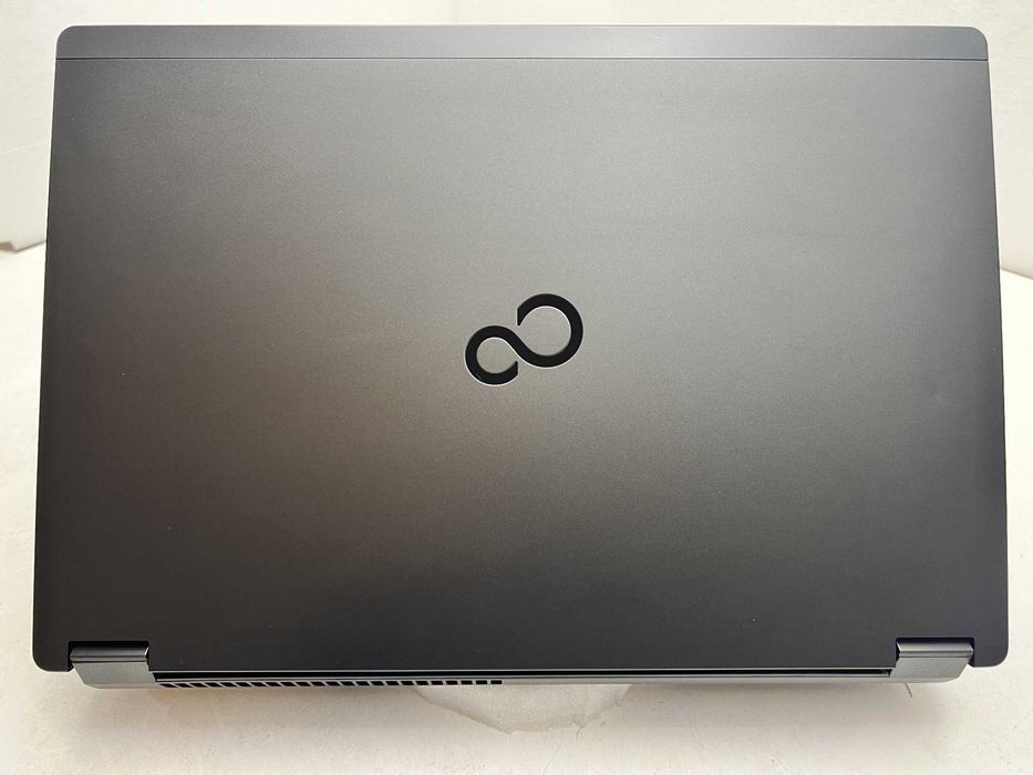 Реновиран лаптоп Fujitsu CELSIUS H780 15.6" i7-8850H 16GB 510GB P2000