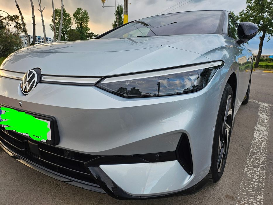 Volkswagen ID.7 Pro 77 kWh Matrix LED DCC Harman Kardon Panoramic Pompa caldura 15000 km OPȚIUNI PREMIUM LIVRAT DIN FABRICA DIN GERMANIA EXTRA OPTIUNI