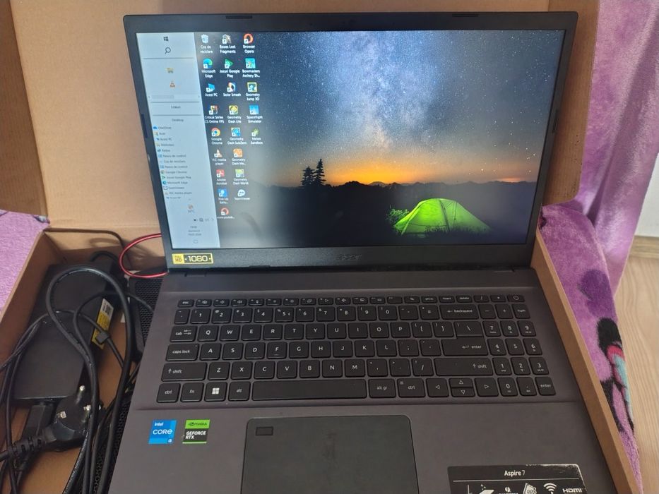 Vând leptop nou  o data folosit de curiozitate jocuri