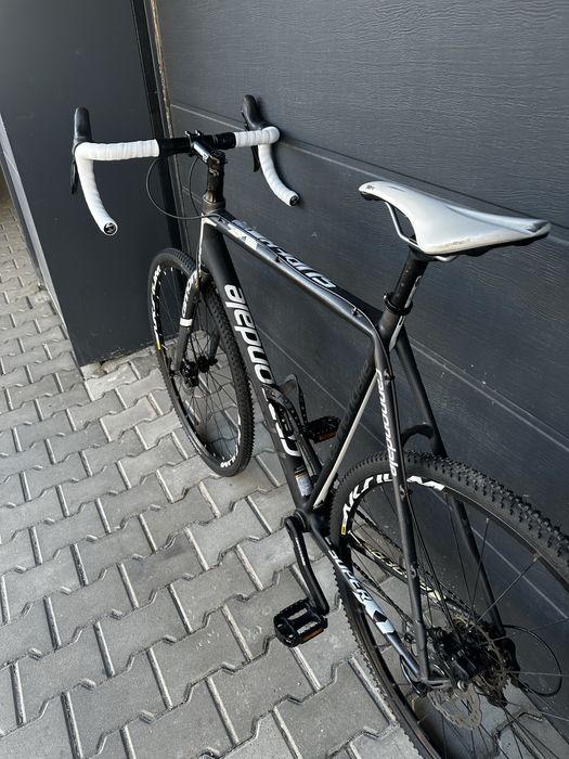 Карбонов гравел Cannondale 58см 28” 1х11