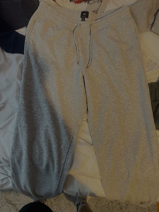 Продавам Relaxed fit панталон от H&M, Л размер
