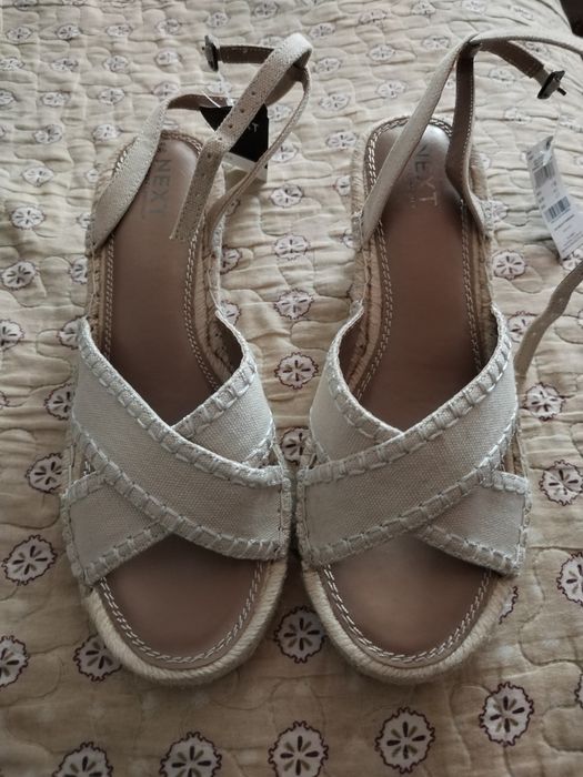 Босоножки новые NEXT