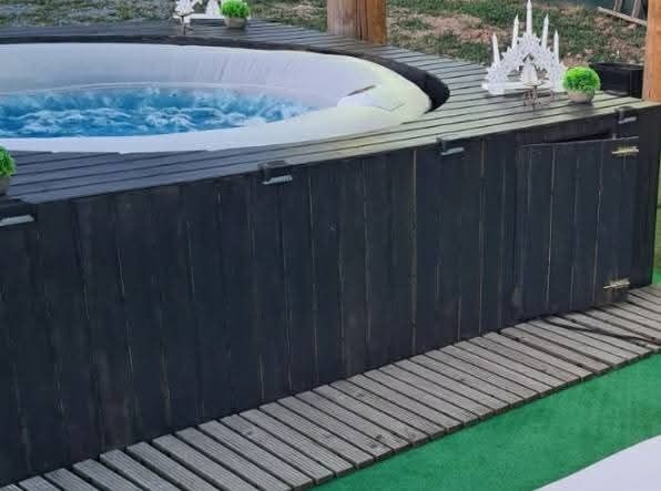 Cadru pt jacuzzi din lambriu