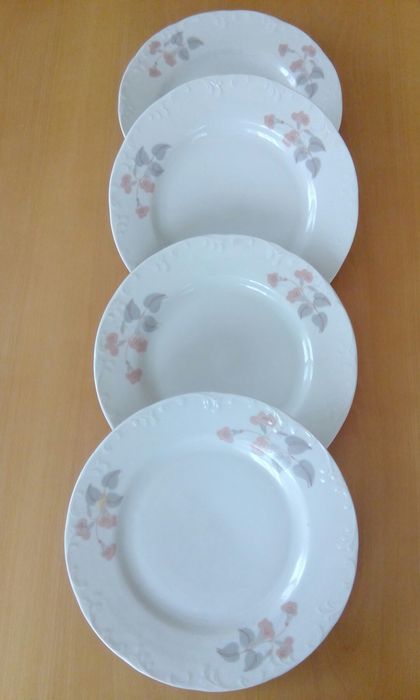 Чинии порцеланови