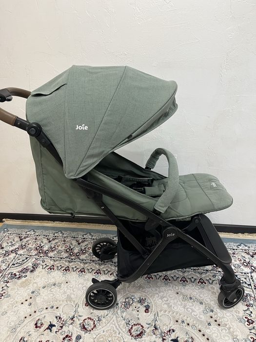Продам коляску Joie Tourist