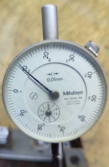 Проточка коллектора якоря электроинструмента.