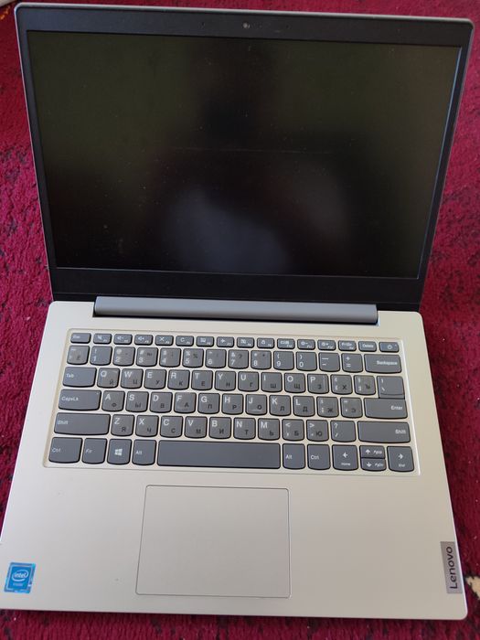 Officnoy Noutbook sotiladi holati tiniq