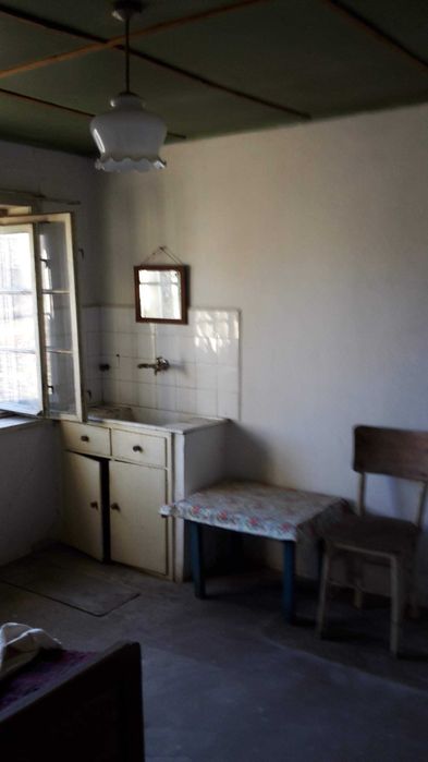 Продава двуетажна къща