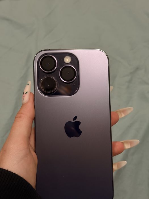 Продавам Iphone 14 pro