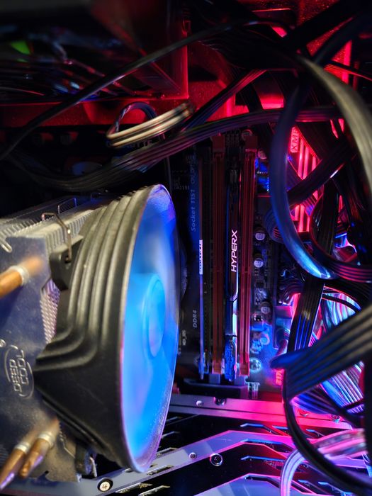 Vând unitate Pc DDR4 6600K placa video 4 gb Ssd Hdd