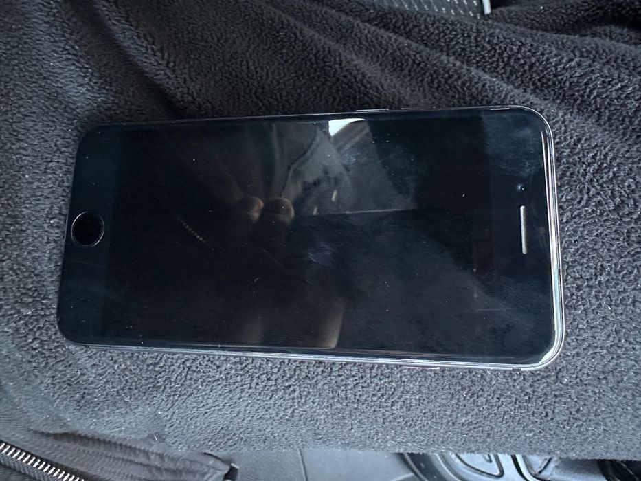 Продам apple iPhone 8 память 64 гб