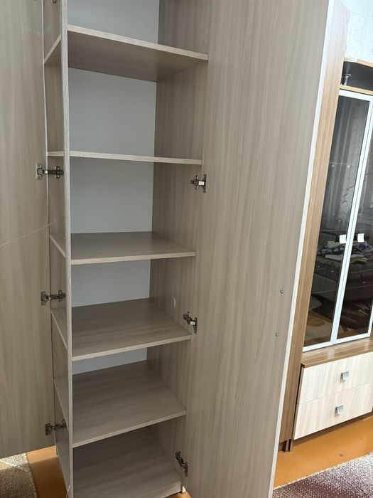 Продам угловой шифонер 170000