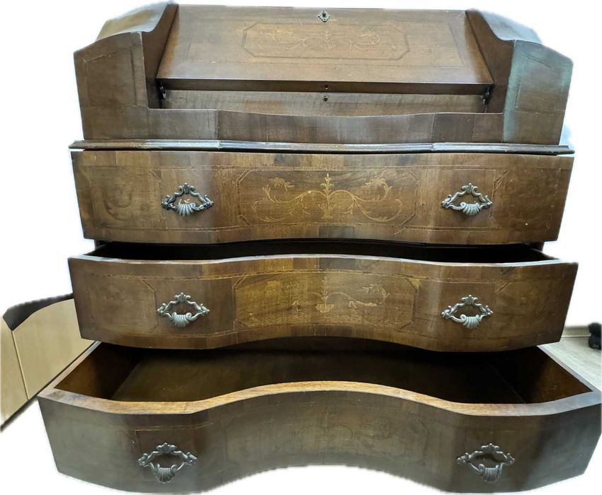 Старо писалище с интарзии