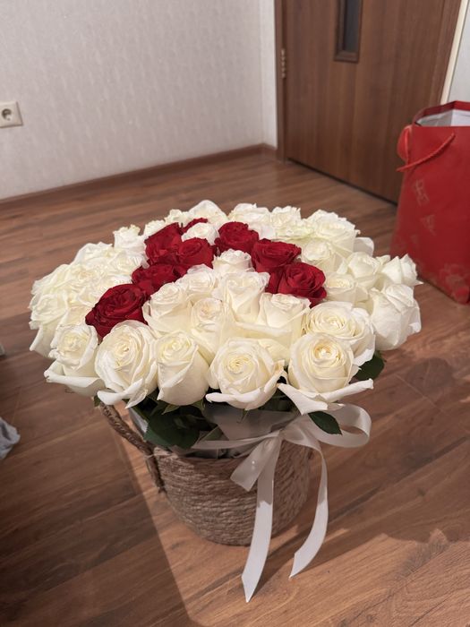 Гүл сатылады.                                                        .