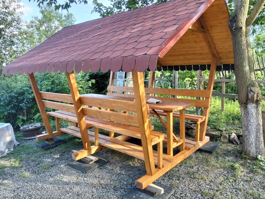 Case pe structura de lemn, căsuțe, cabane, terase pergole foișoare