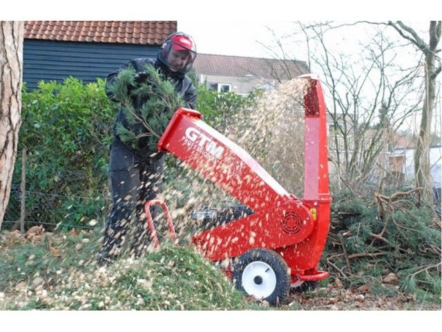 Lucrări de defrisari !!Taieri copaci ,curățam terenuri  BACAU