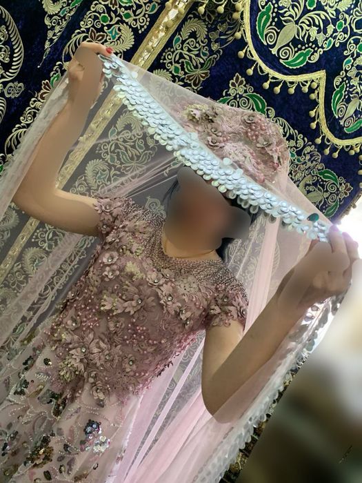 Куйлак шарфи билан сотилади