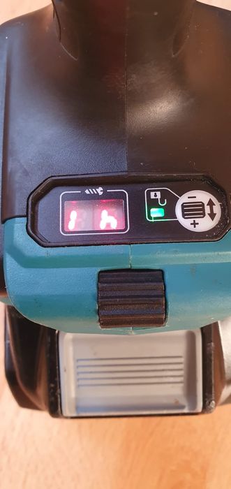 Makita DF 001G,Makita DF 002G set mașina de găurit 40V/60-140Nm