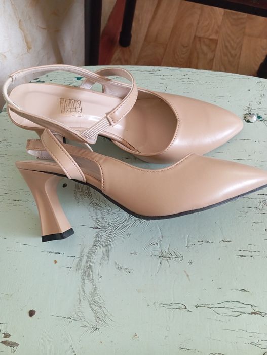 Продам туфли и босоножки