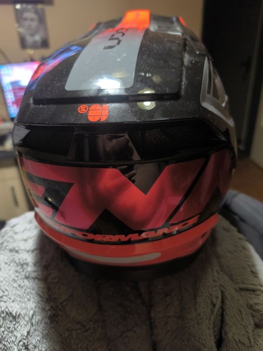 Чисто нова Каска kenny